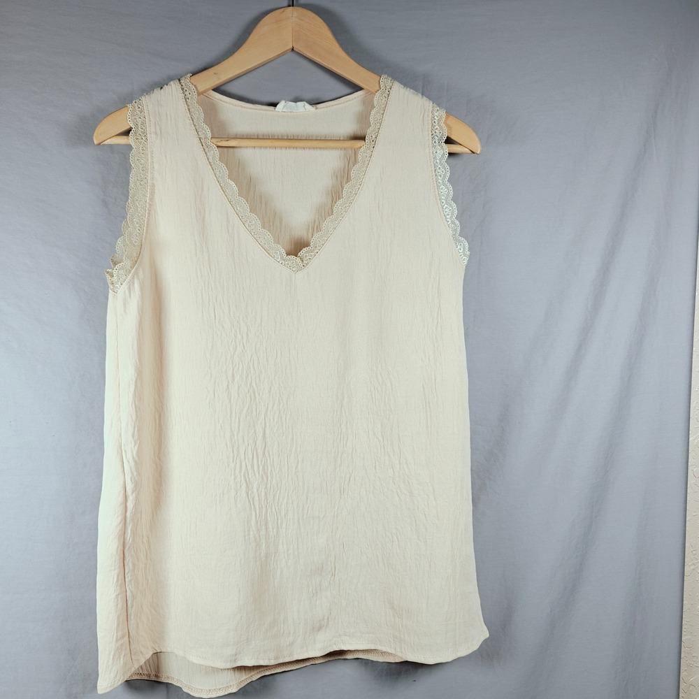Albano's Italy Cream Crinkle Lace Trim V-Neck Sleeveless Top see measurements